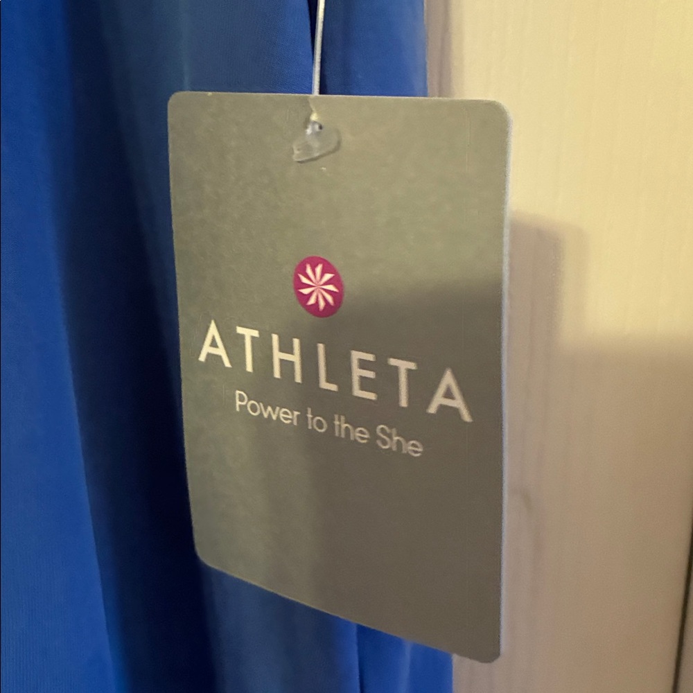 NWT Athleta Ciao Bella Blue Crossover Back Tank Women’s size XL - Picture 7 of 7